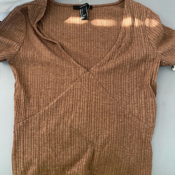 Brown shirt a bit crop top - Picture 1 of 2